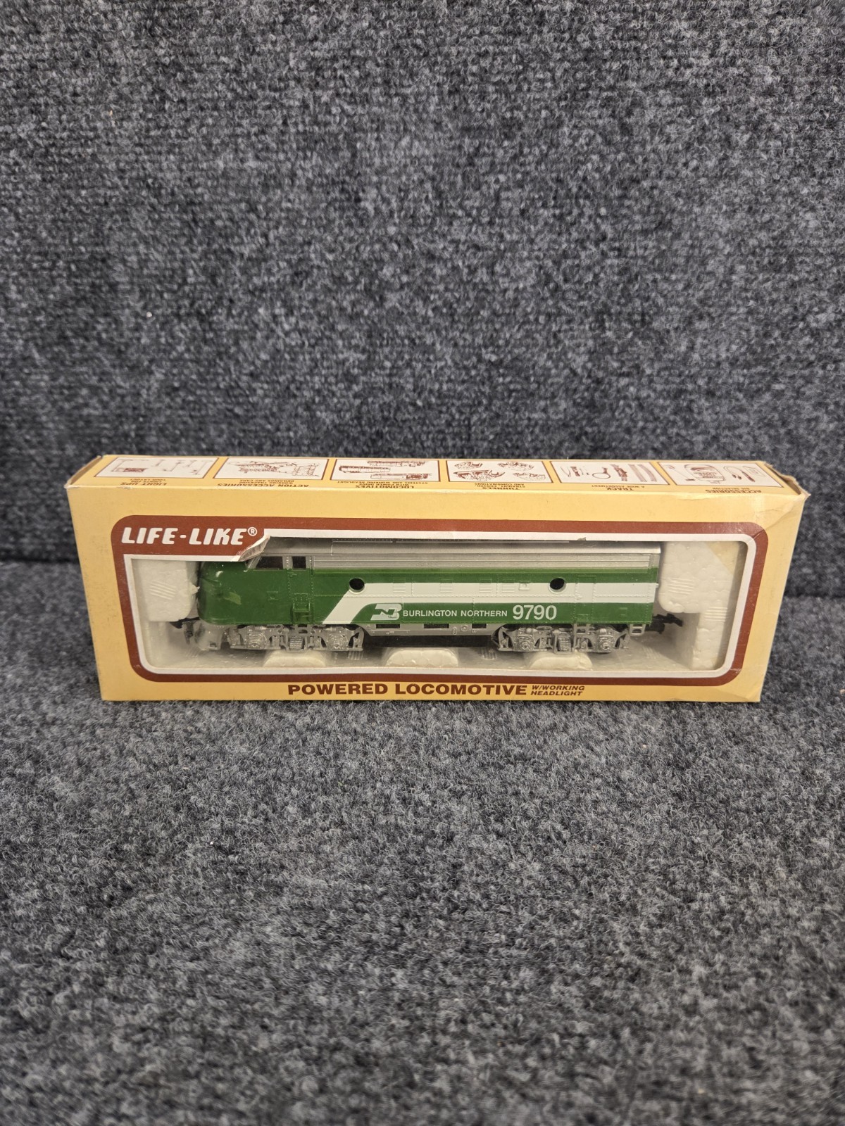 HO Scale Life Like Burlington Northern Powered Diesel Locomotive 8688 F-7