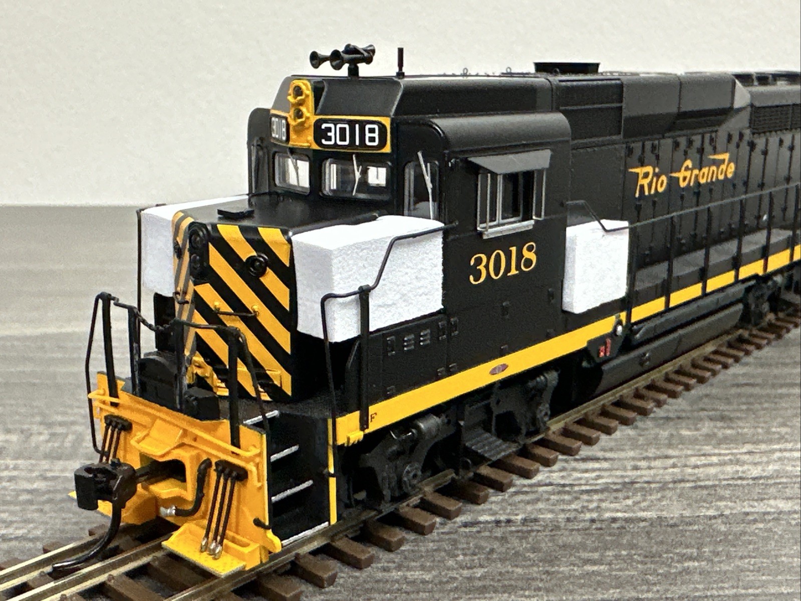 Broadway Limited HO #9571 EMD GP30 Locomotive D&RGW #3018 DCC Rdy NIB – CC