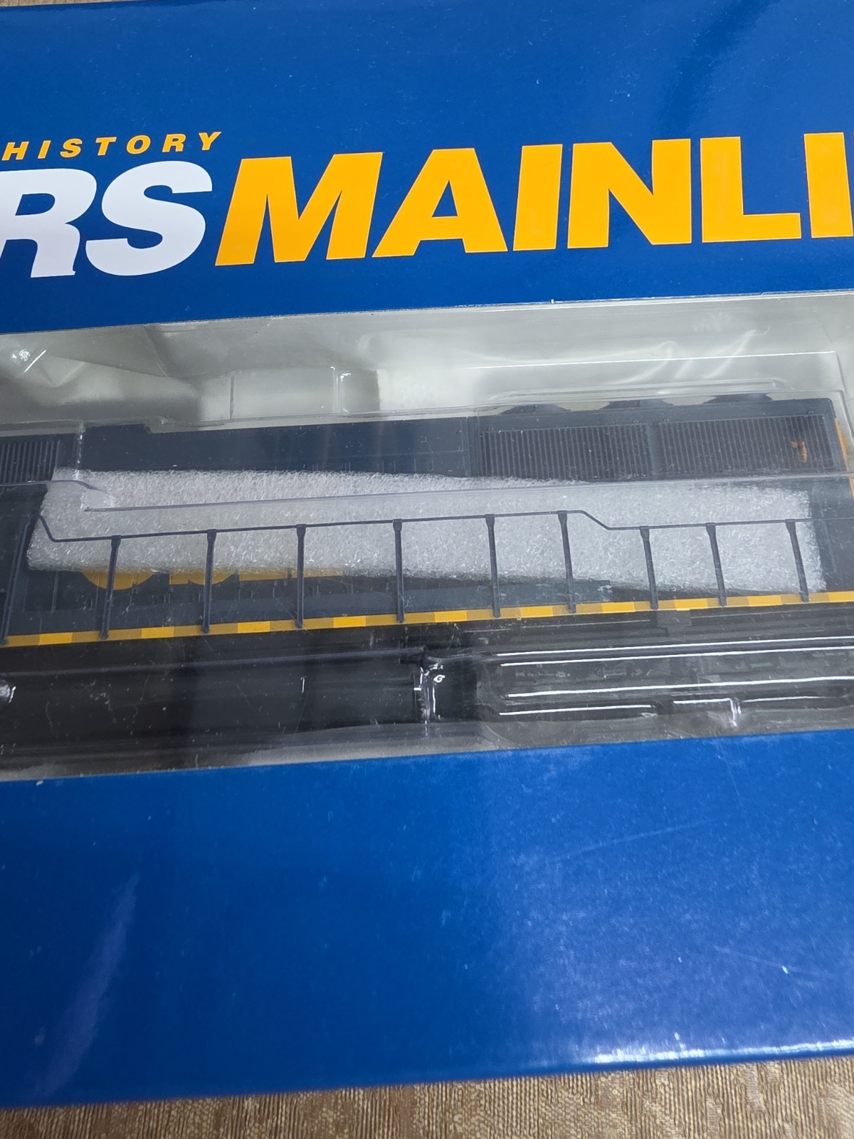 WALTHERS MAINLINE HO SCALE EMD GP9 PH II LOCOMOTIVE CSX #1798 910 – 10423 NEW