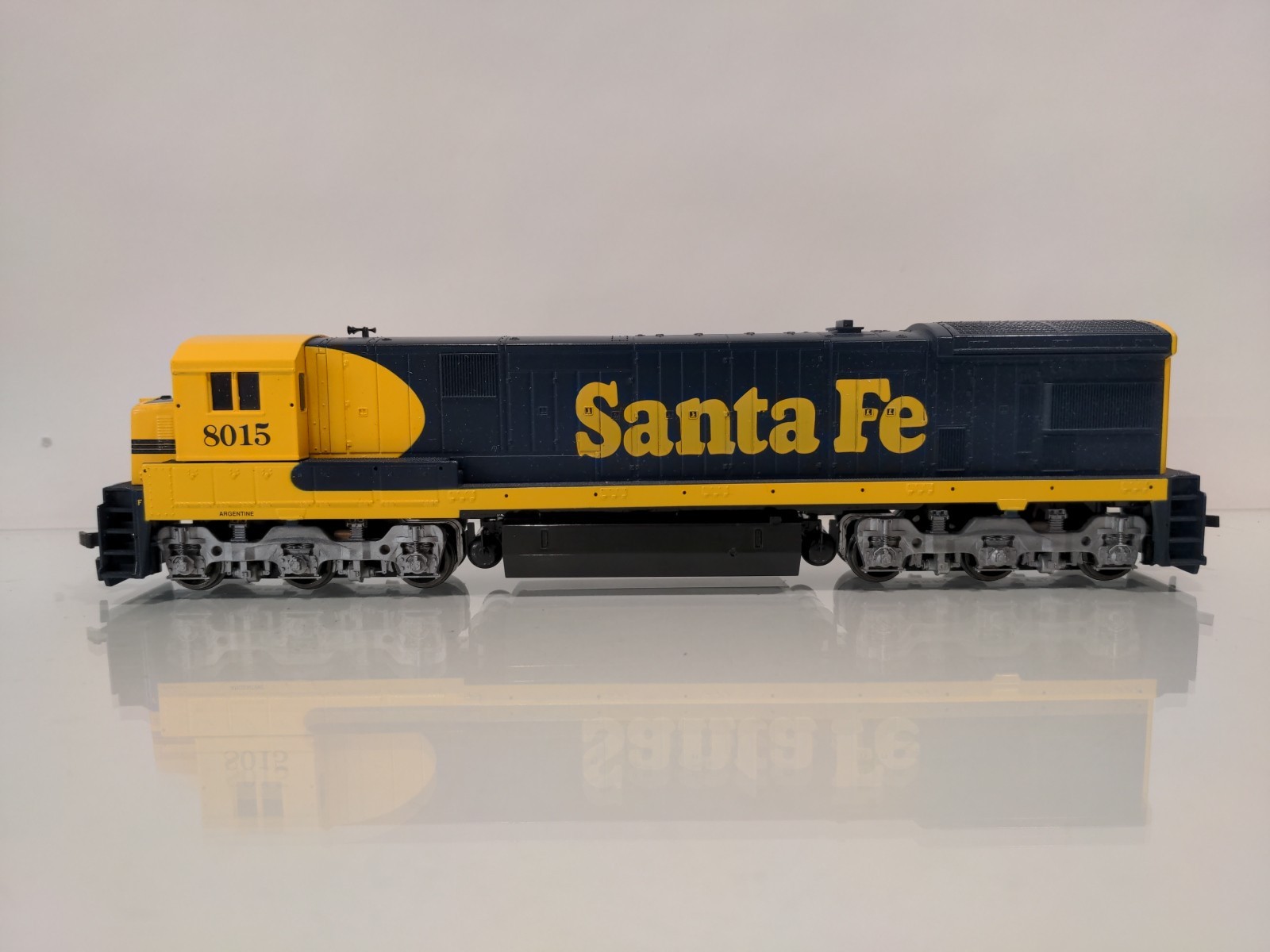 HO Atlas 8602 Santa Fe GE C30-7 ATSF 8015