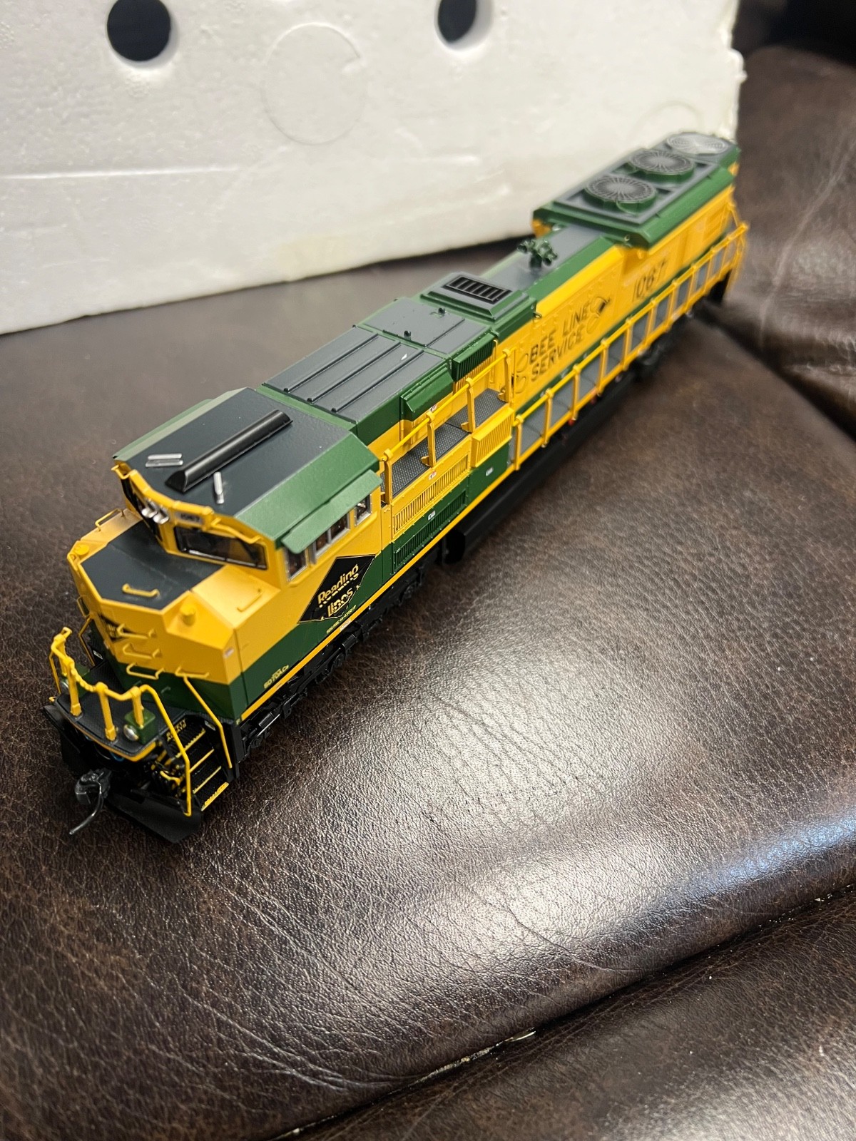 MTH HO #80-2244-0, SD70ACe Diesel Locomotive, Reading (Bee-Line), #1067 DCC Rdy.