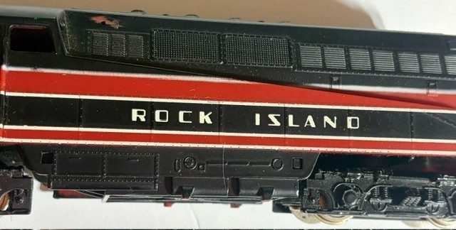 HO Scale Rock Island Diesel Engine & Union Pacific Railway Post Office (RPO) Car
