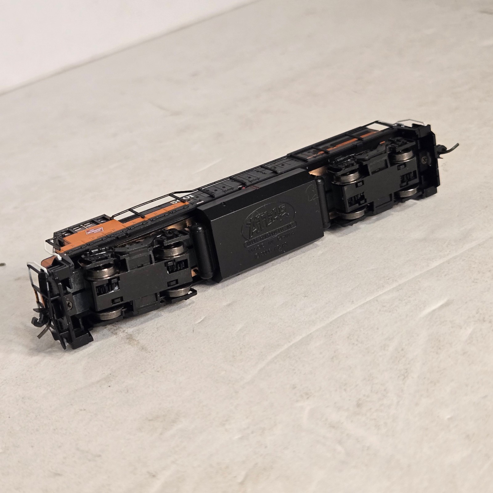 Atlas 40 012 012 N Scale Milwaukee Road GE U23B. Runs.