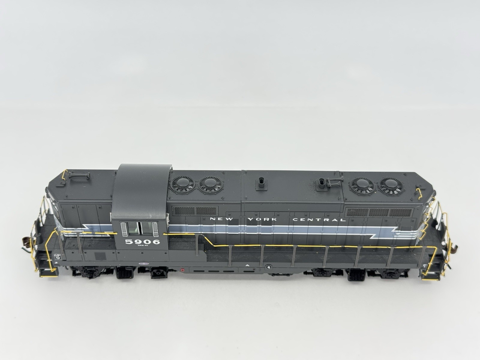 HO Athearn Genesis G62427 New York Central GP9 Diesel Locomotive NYC #5906