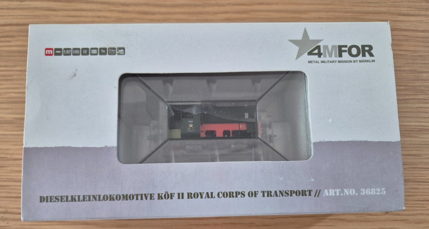 MäRKLIN 36825 4MFOR BRITISH ARMY THE RHINE ROYAL CORPS DIESEL LOCOMOTIVE HO NEW