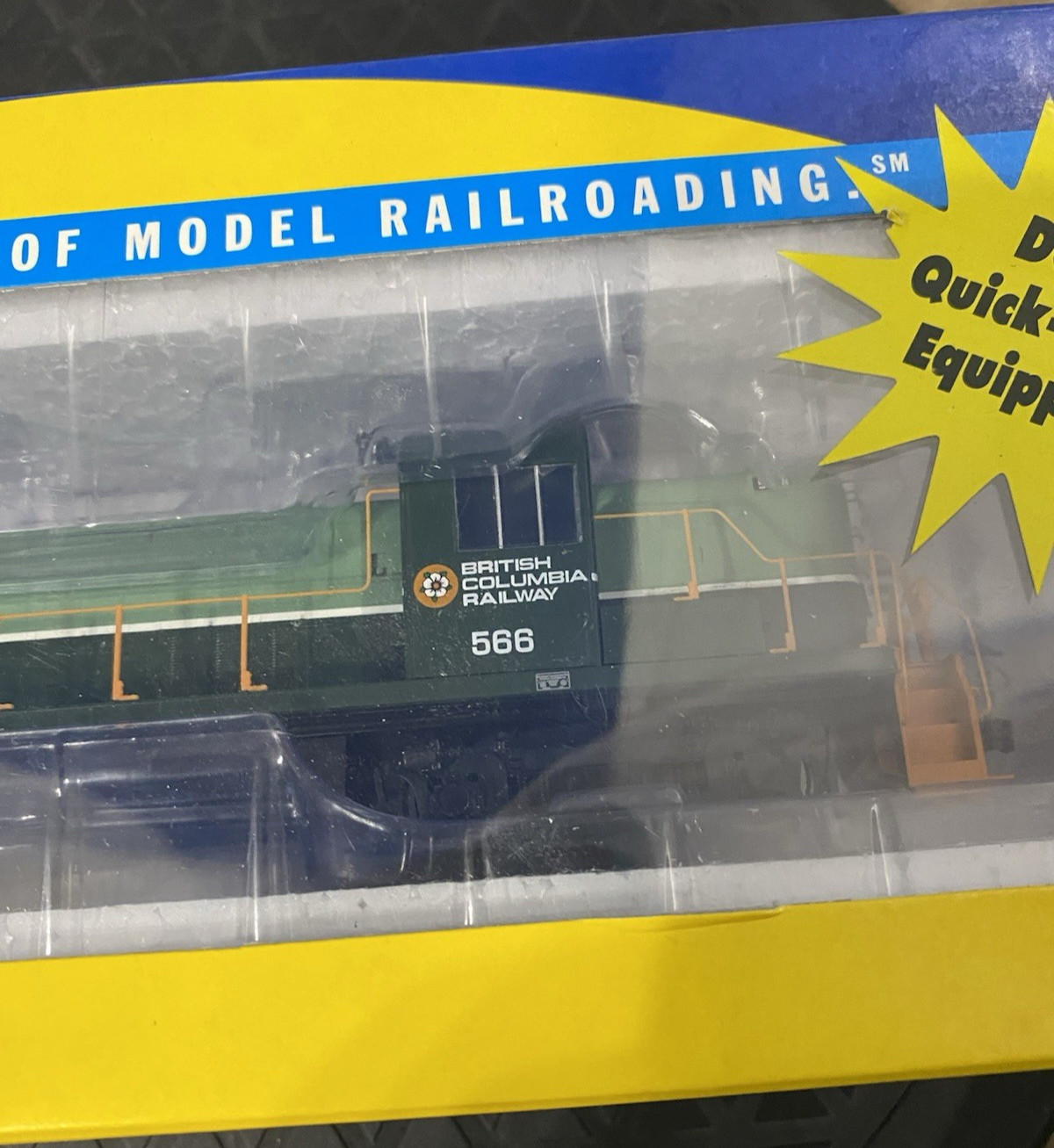 Athearn 94086 Ho Brittish Columbia RS3 Locomotive 566 DCC Plug Equipped