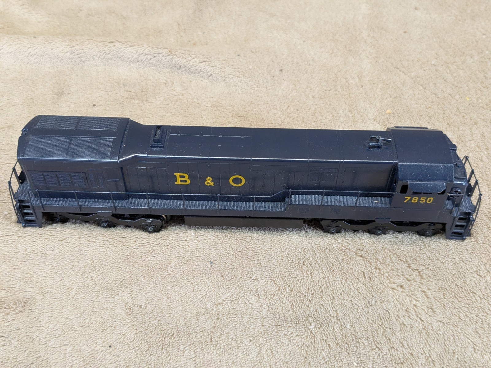 ALCO Models HO Brass D-137 G.E. U-33C Diesel Locomotive B & O 7850