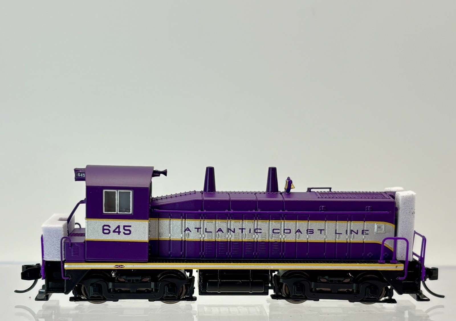 N Scale Broadway Limited 3930 Atlantic Coast Line EMD SW7 Switcher Sound DCC ACL