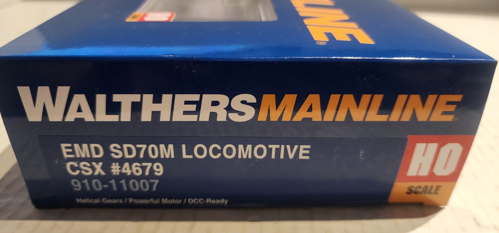 Walthers Mainline HO Scale EMD SD70M Diesel CSX #4679 DCC Ready