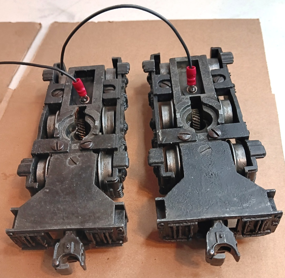 Vintage Original Lionel 2321 FM Trainmaster 2 geared power trucks complete