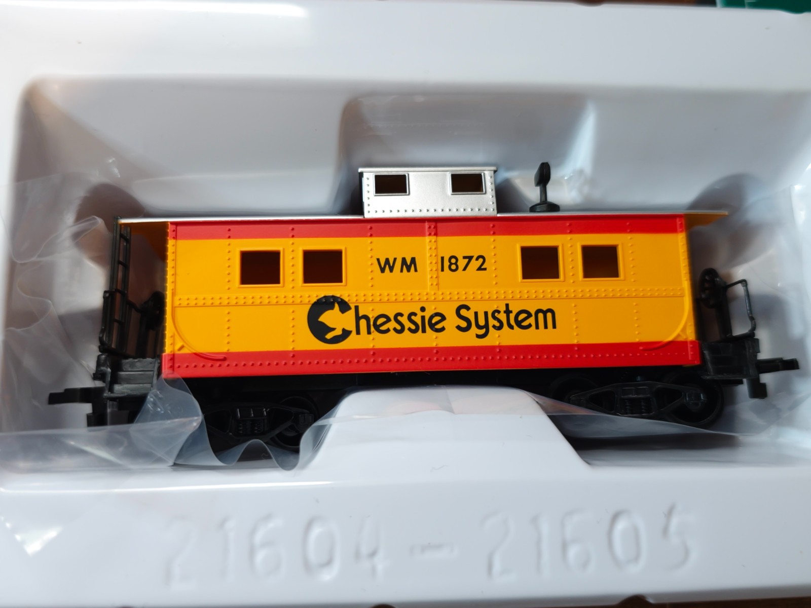 READ Life Like HO Scale 21604 Chessie System GP38 Low Nose Diesel Locomotive Set