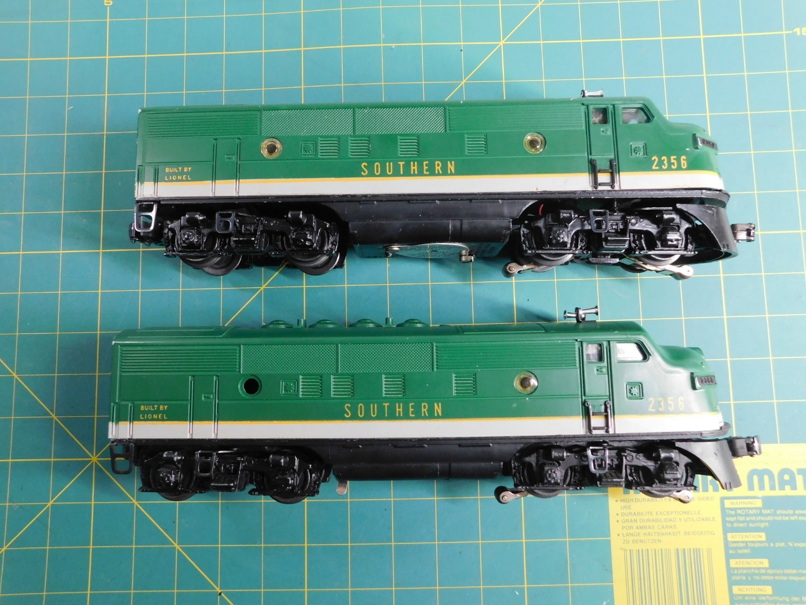 Lionel Postwar O 2356 Southern Railway F3 AA Diesel Locomotive Set tested video