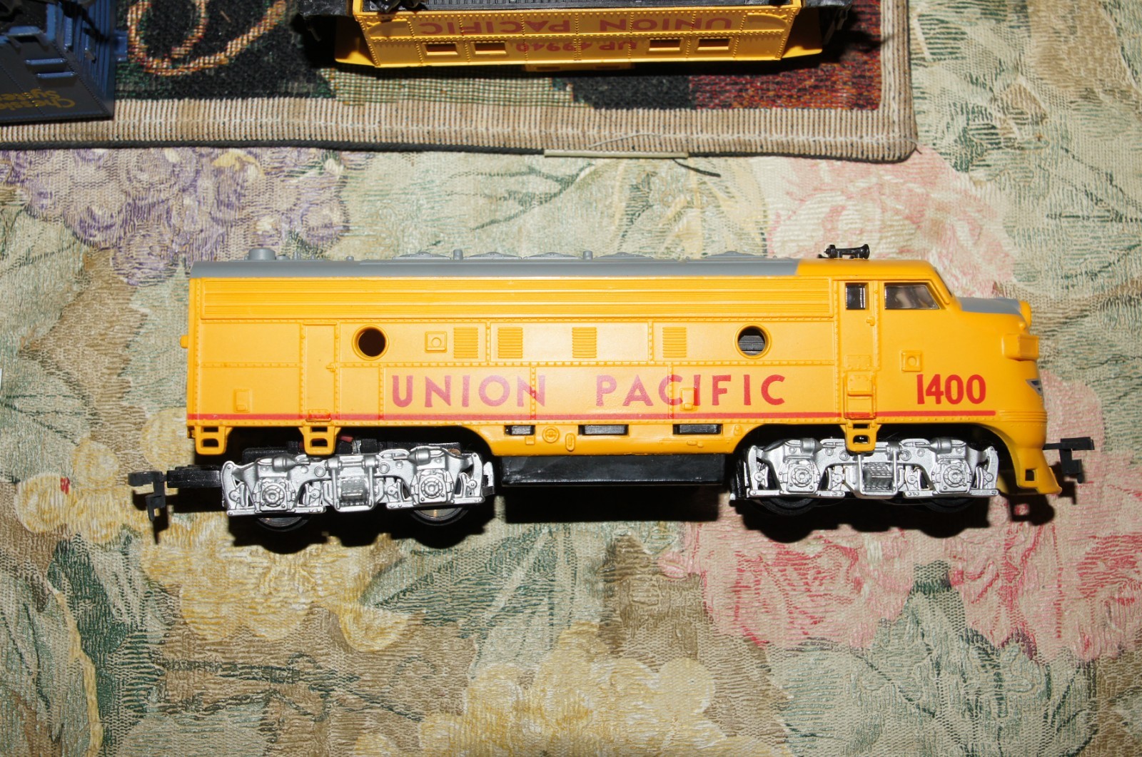 Vintage LIFE-LIKE Rail Chief Electric Train Set Union Pacific 4 Cars Ho Scale