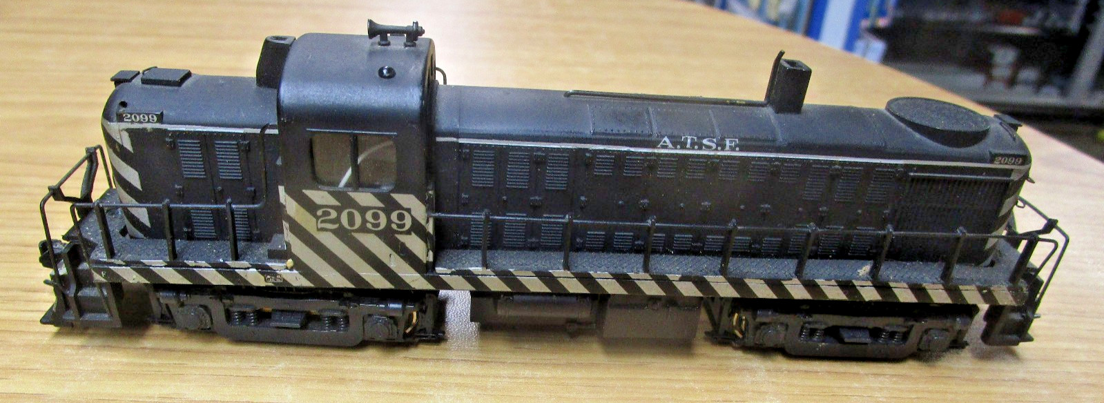 HO Scale Santa Fe RS2 Diesel Locomotive #2099 by Kato
