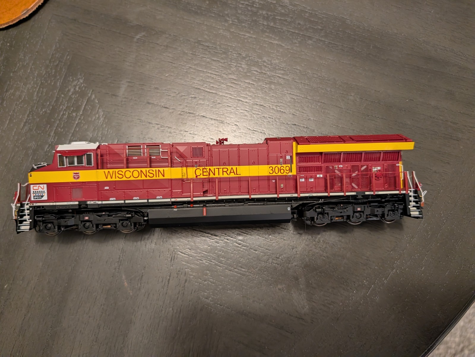 ScaleTrains Wisconsin Central ET44AC DCC & Sound Slightly Used HO