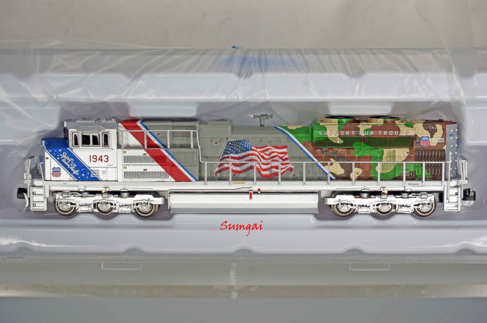 AZL 63109-8 SD70ACe Heritage “Spirit of Union Pacific” #1943 Z Scale Z Gauge