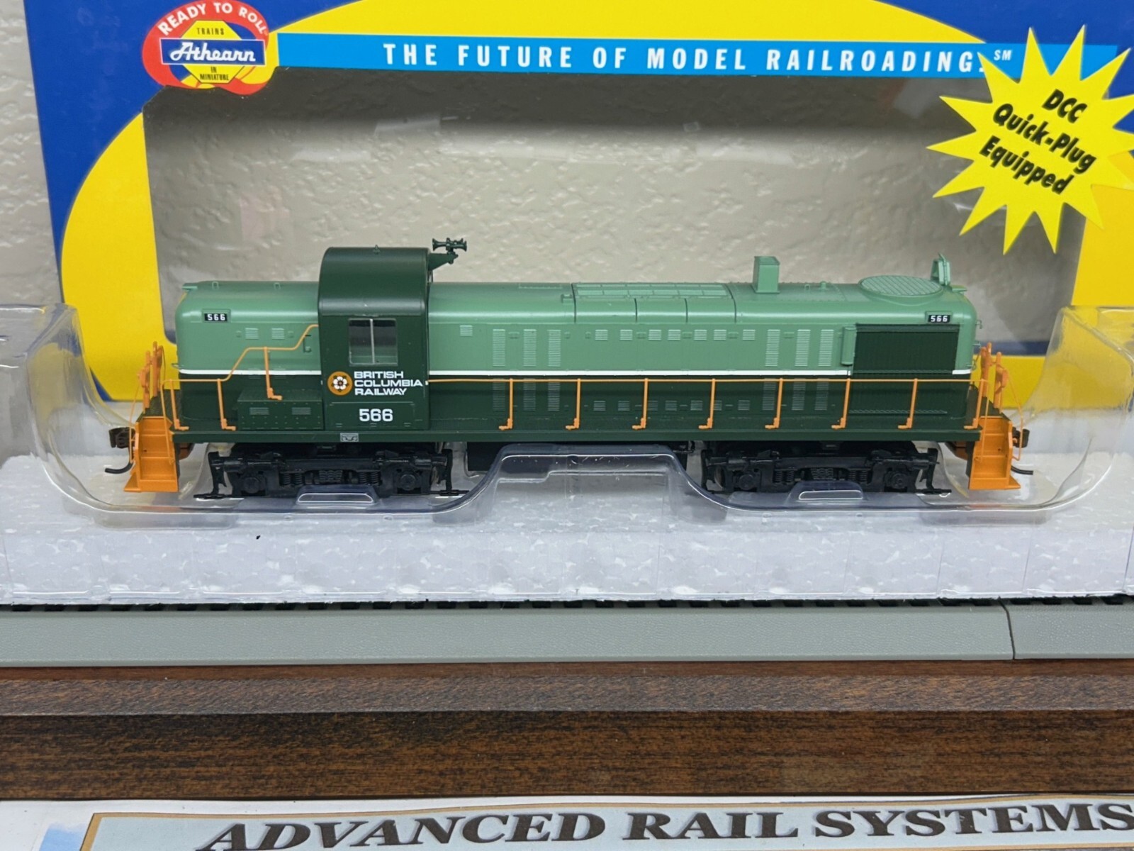 BRITISH COLUMBIA RR – ALCO RS3 ROAD SWITCHER LOCO DC/DCC Ready HO Scale NEW OOP