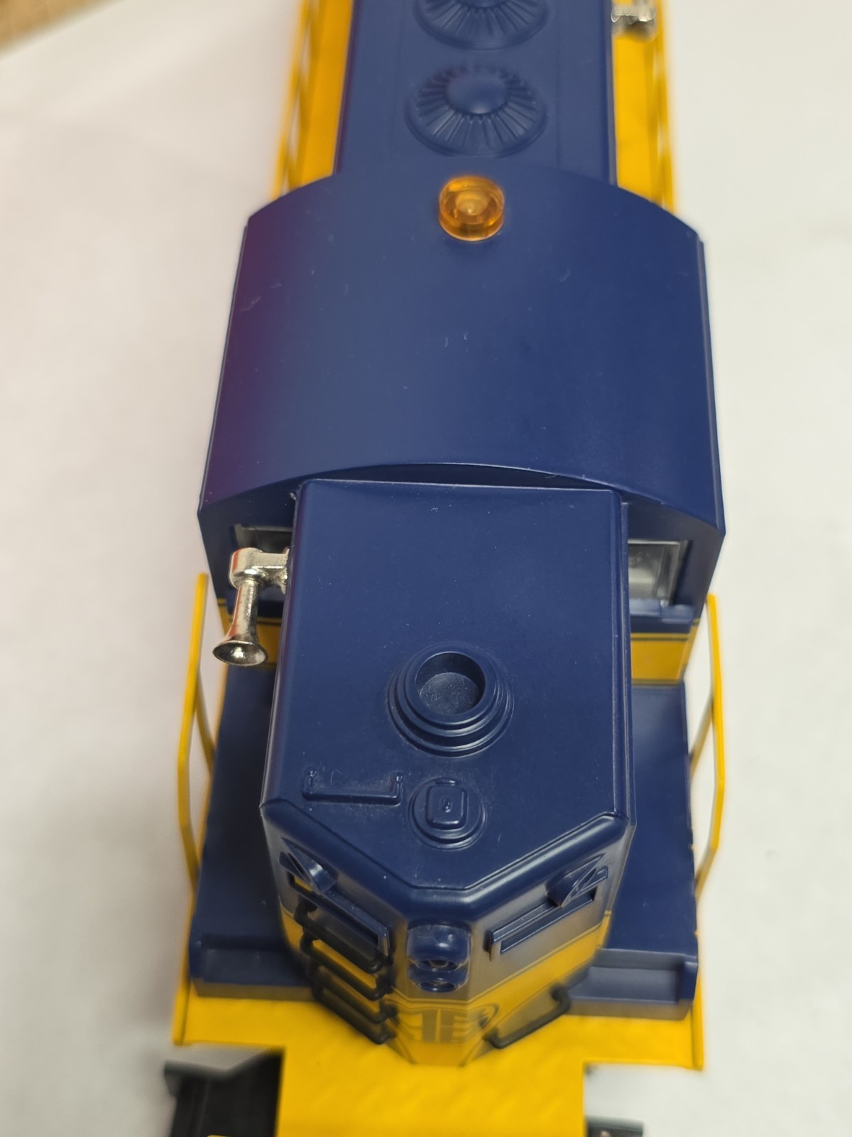 Lionel O 6-28857 Alaska Railroad 1704 GP7 Diesel Locomotive W/TrainSounds Ex/Box