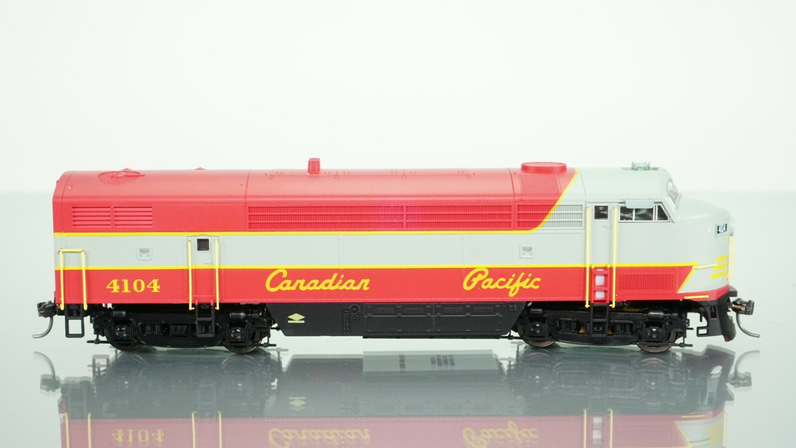 True Line Trains C-Liner Canadian Pacific CP 4104 DC/DCC HO scale