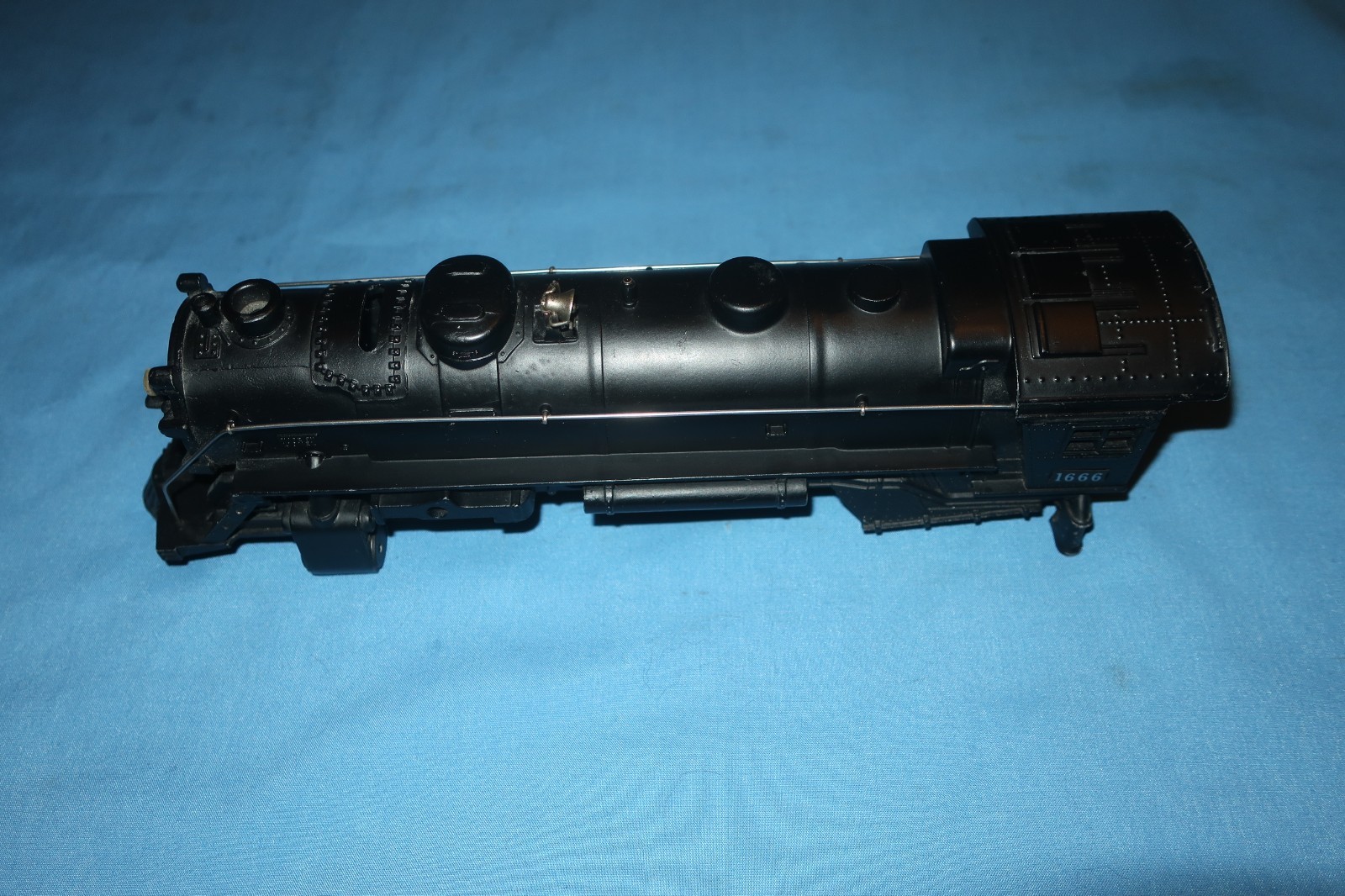 Lionel Pre-war O Gauge #1666 Steam Locomotive Boiler Shell w/Cowcatcher. Clean