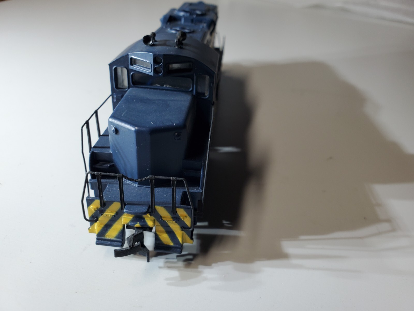 ho Walthers Florida East Coast #654 GP9M Diesel Loco-w/Light-Refurb-DC-Runs Good