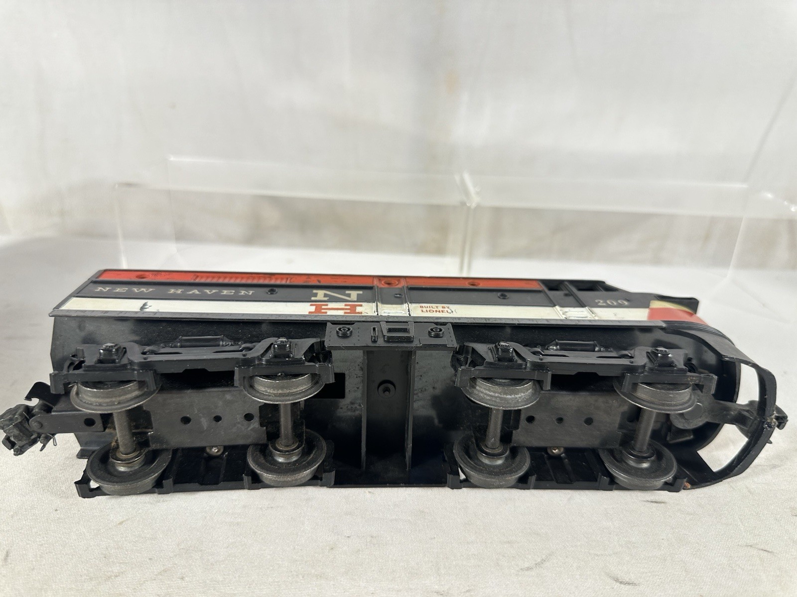 Desirable Lionel Original Postwar #209 New Haven A-A Alco Diesel Pair