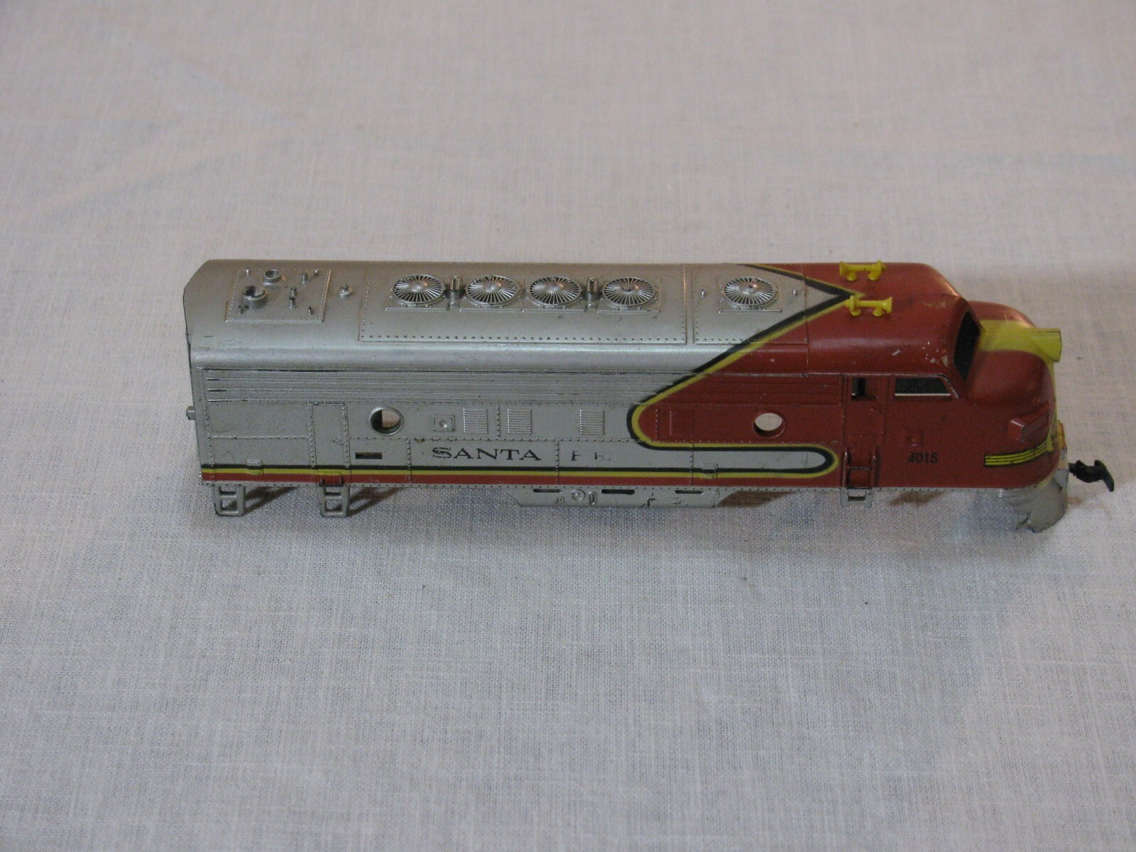 Vtg HO Scale Diesel Locomotive Shell ONLY, Santa Fe #4015, Unbranded rr