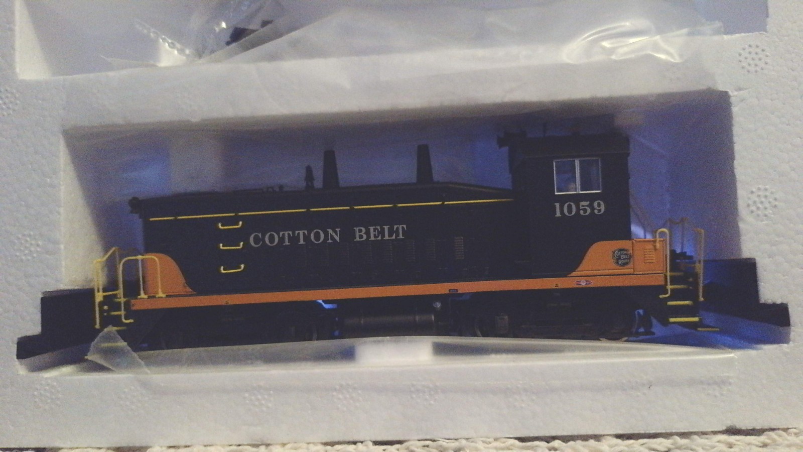 New in Box Walthers PROTO 2000 Ltd Ed HO SW9/1200 Locomotive
