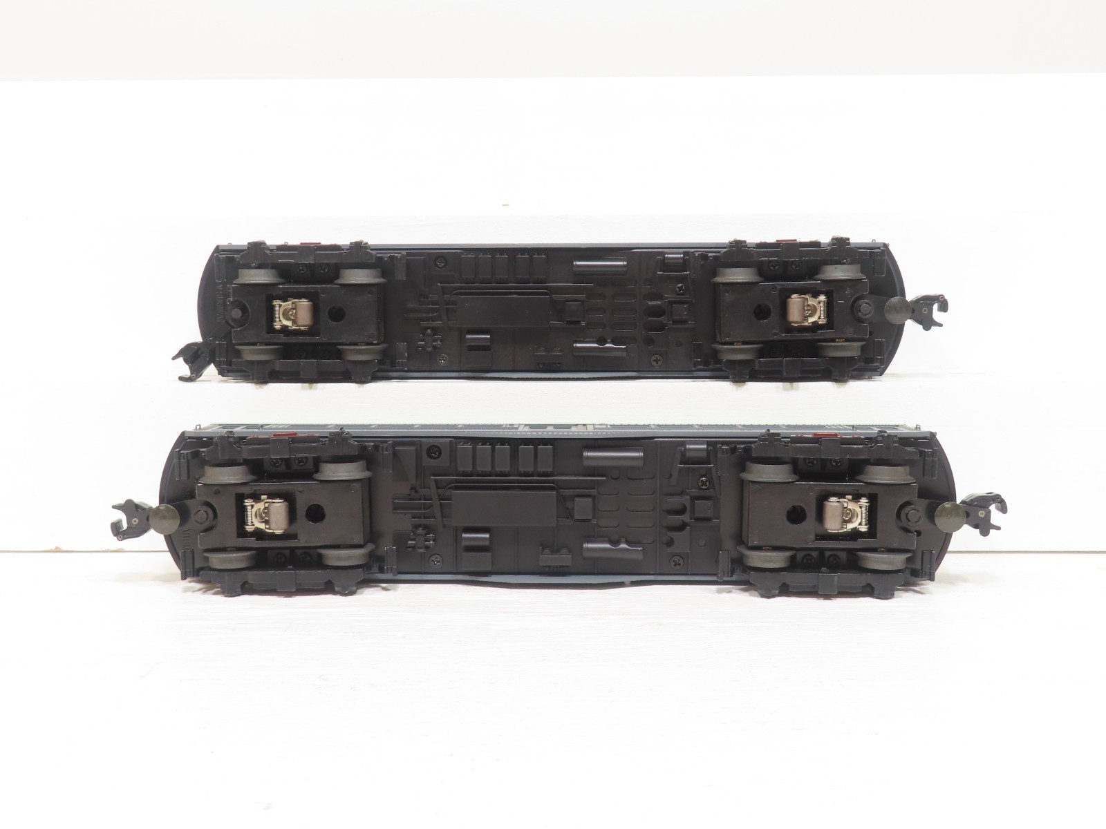 MTH 30-2756-3 Metropolitan Two-Tone 2-Car LO-V Subway Non-Powered LN