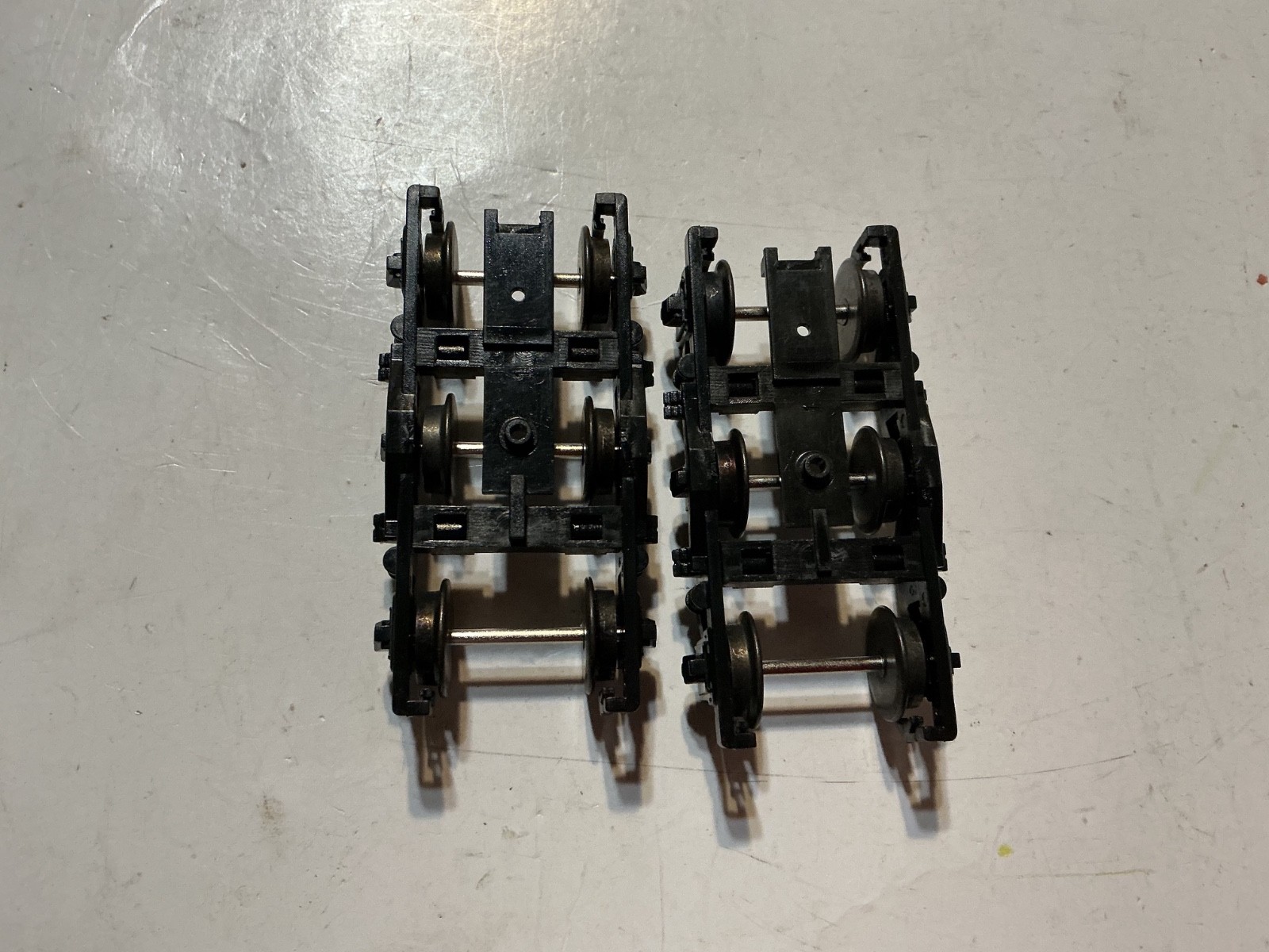 HO 1:87: Heavy duty passenger 6 wheel metal trucks. Hi Rail # 860HR NIB
