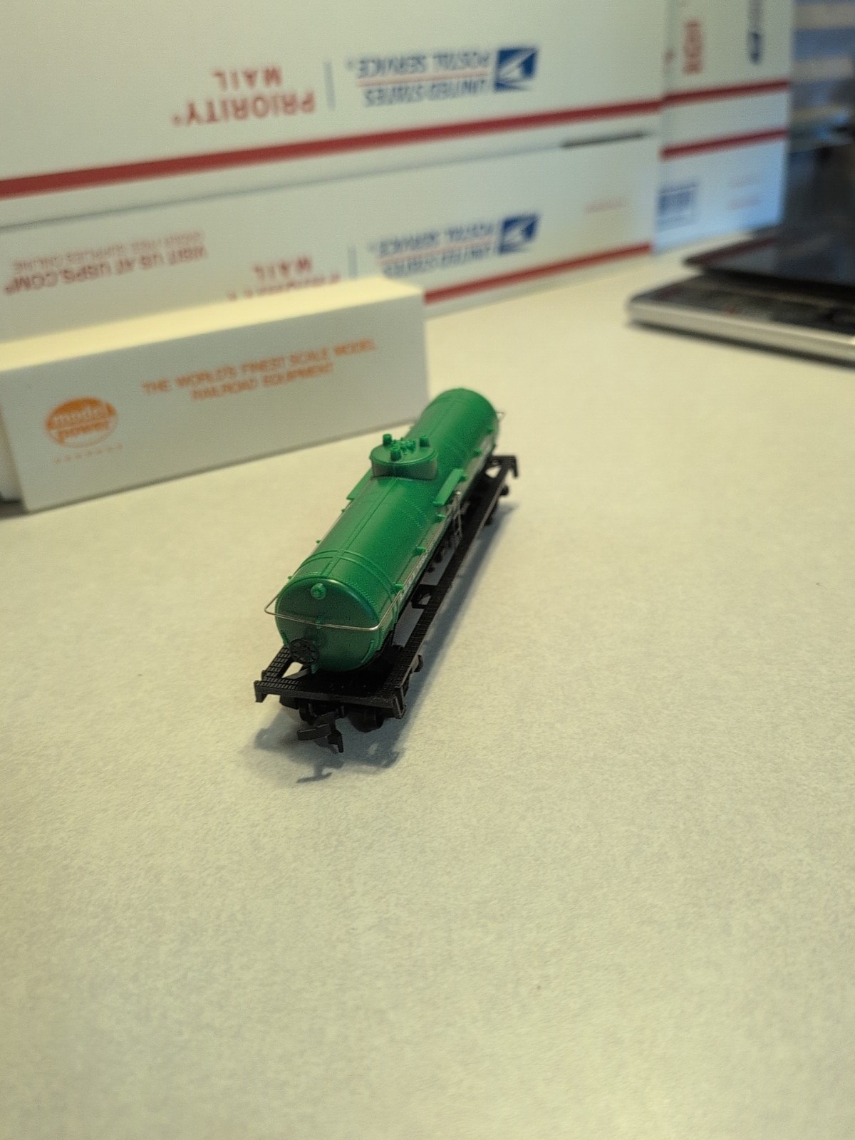 Vintage Model Power~Santa Fe Tank Car Cities Service Train Car~8032~HO Scale~NIB