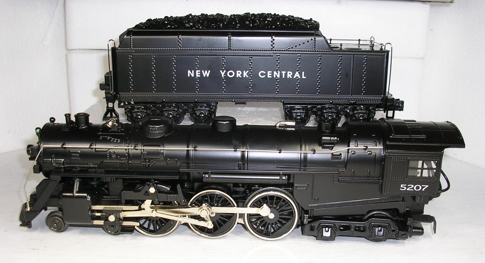 Williams 40201 Scale 4-6-4 Hudson NYC #5207, Bell, Whistle, Smoke, Runs Well