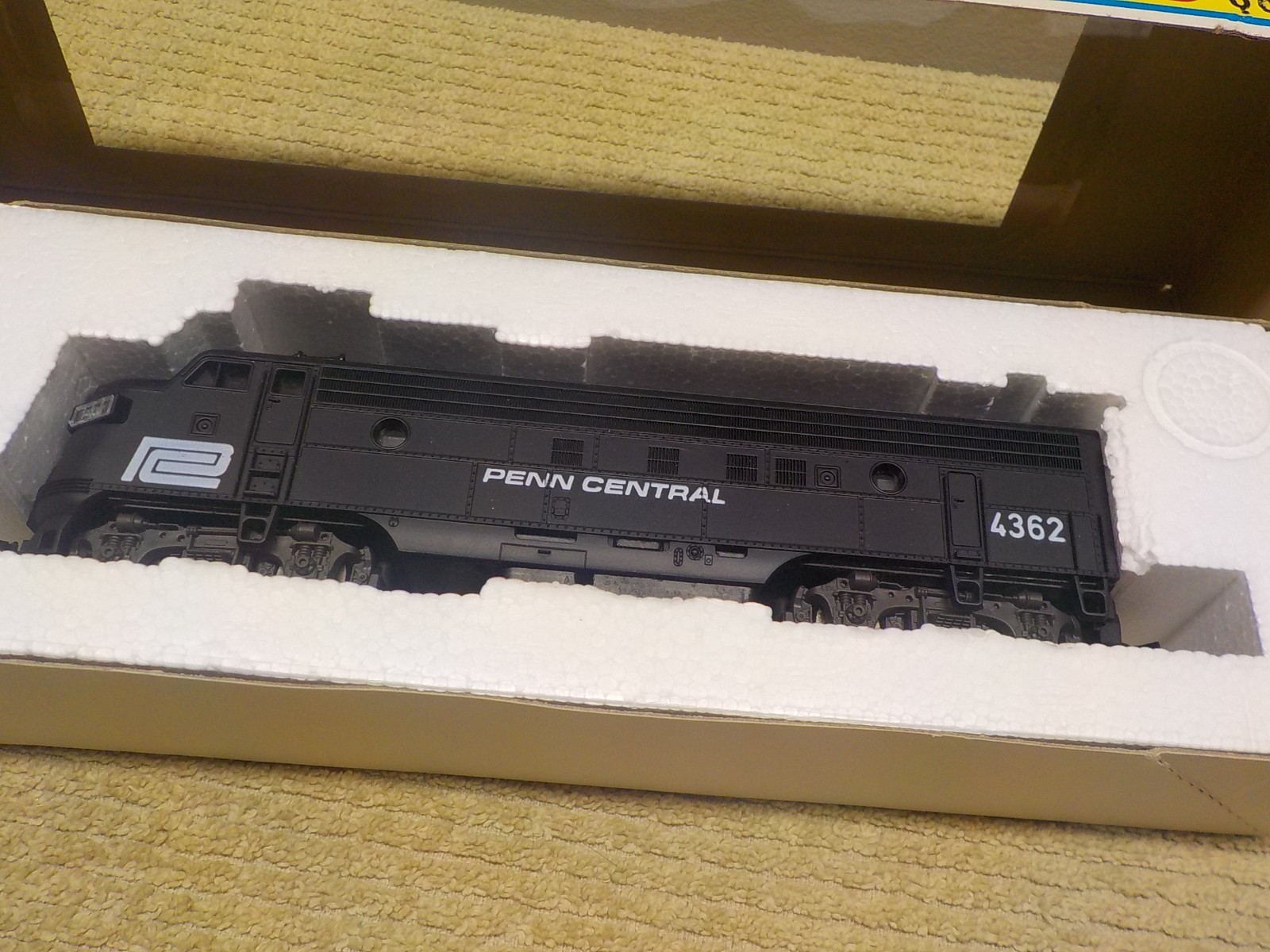 HO Scale NOS Atlas, FP-7 Diesel Locomotive, Penn Central, Black 7047