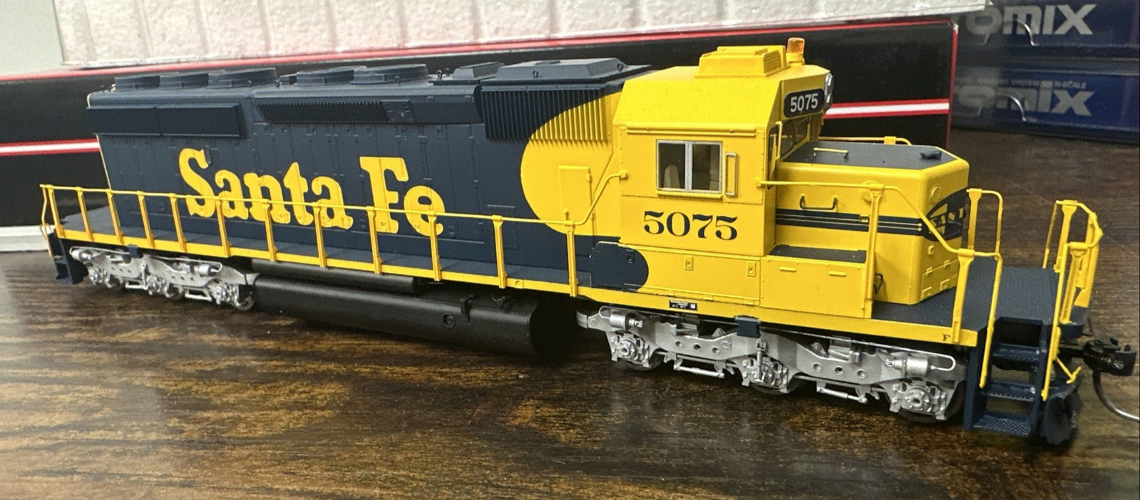 Intermountain Railway Co. HO #49320-02 SD40-2 ATSF/Santa Fe #5075 LNIB!