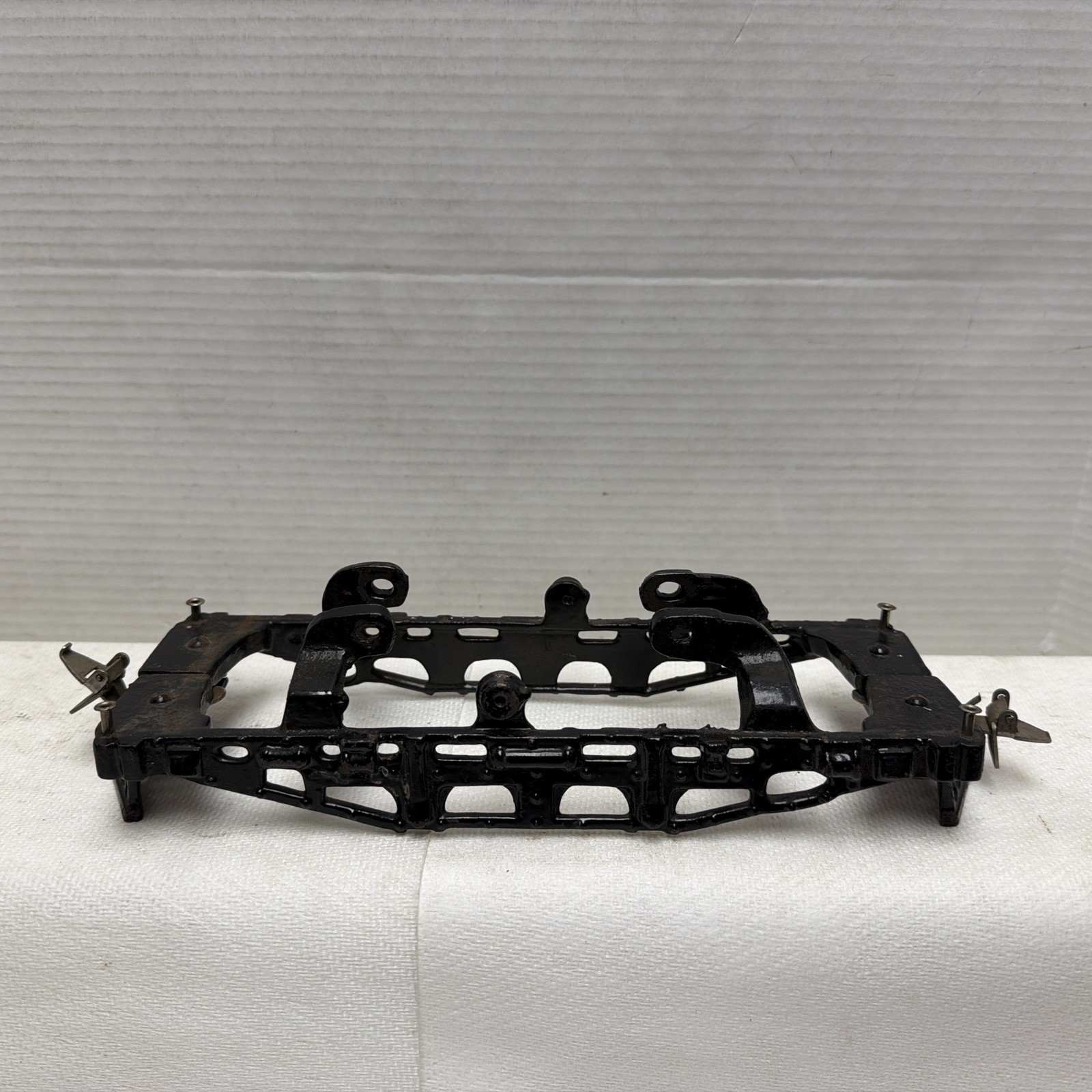 VINTAGE IVES RAILWAY LINES STANDARD GAUGE 3235R LOCOMOTIVE FRAME & SHELL