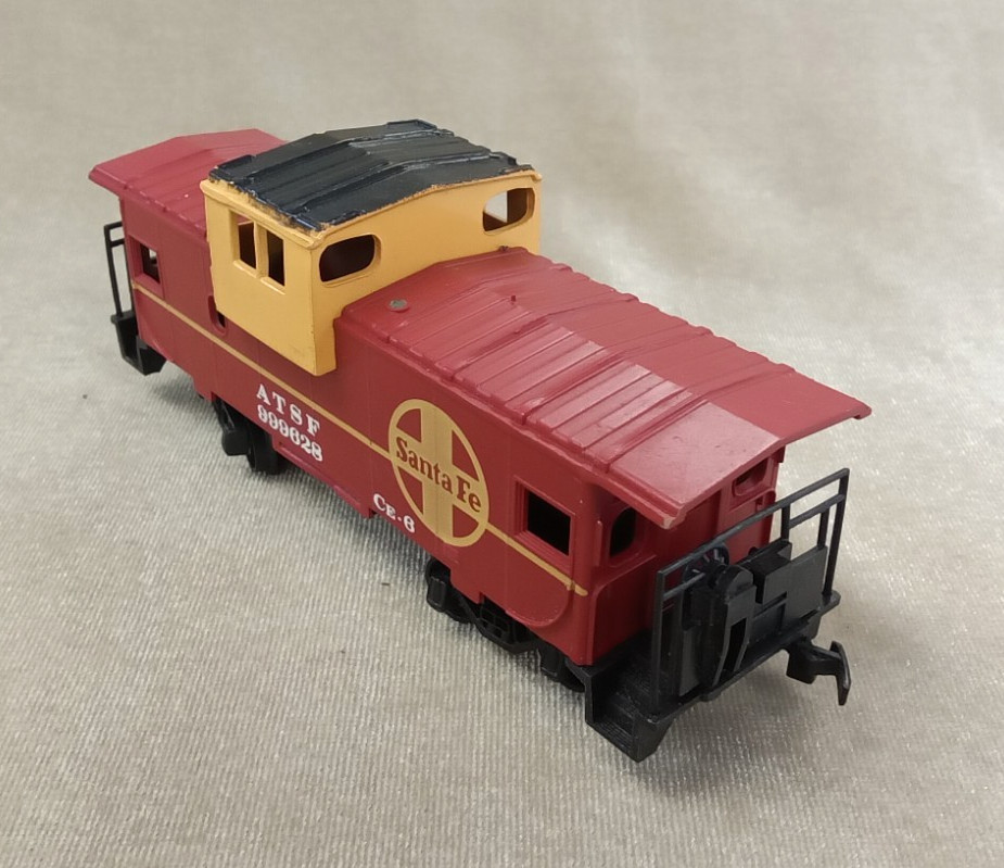 HO Gauge Bachman Santa Fe #350 Diesel Locomotive and Caboose Set * XXMR412E