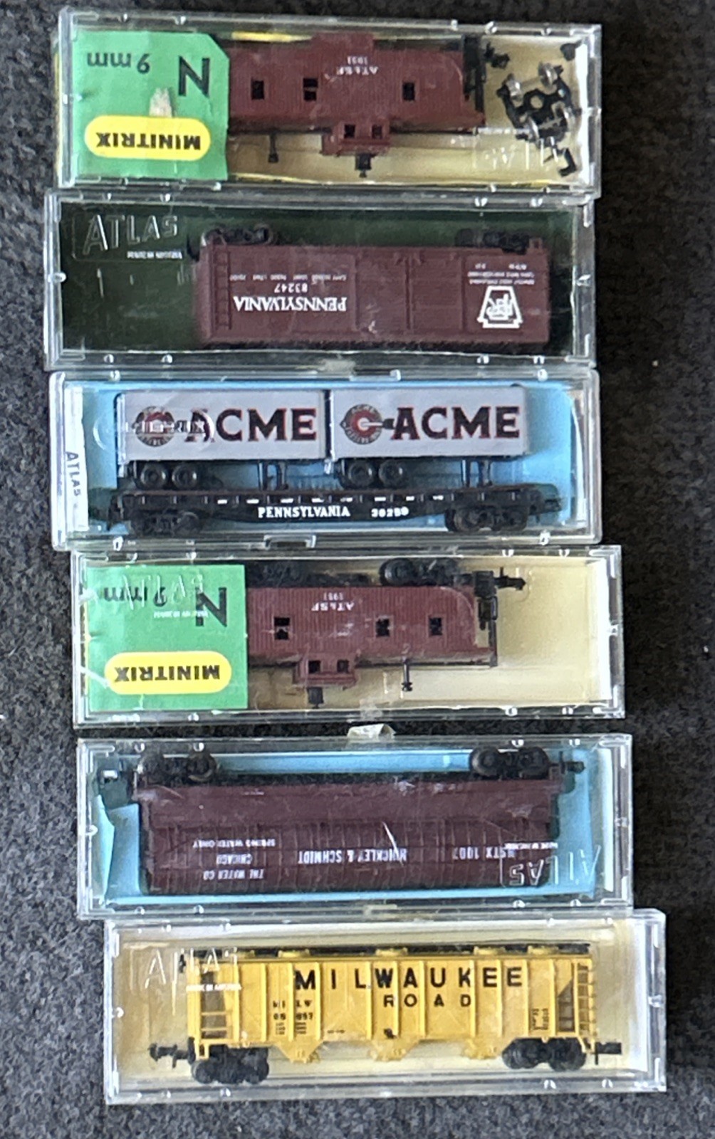 Lot Of 6 Mini Trix N Gauge : Various Manuf. Freight cars, and Track. Used