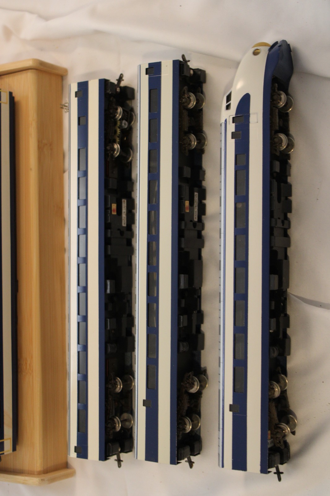 HO Brass – TID – New Tokaido Line A&B – 6-piece 3-motor Japan Bullet Train