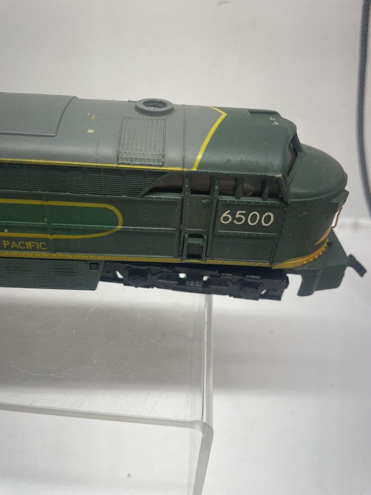 Northern Pacific Diesel Locomotive 6500 HO Scale Vintage AHM