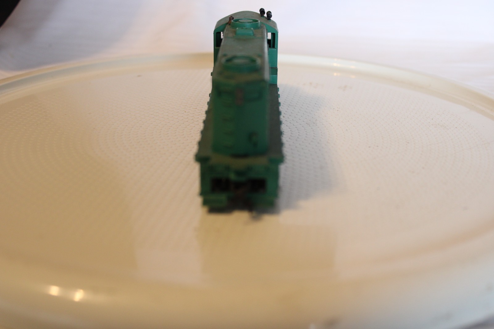 HO Scale Mantua-Tyco, GP20 Diesel Locomotive, Penn Central, Green #5628