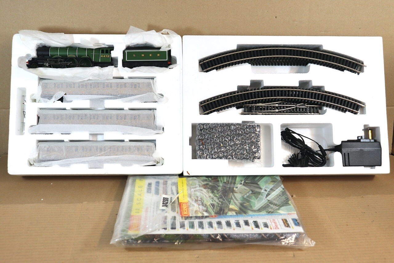 HORNBY R1019 FLYING SCOTSMAN TRAIN SET LNER 4-6-2 CLASS A3 LOCOMOTIVE 4472 oe