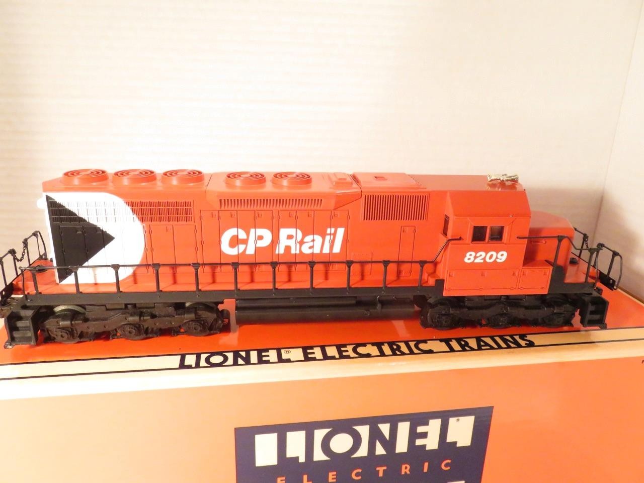 LIONEL TRAINS- 18209 C.P. RAIL SD-40 DUMMY OF C.P. RAIL SET- LN- BOXED – H1