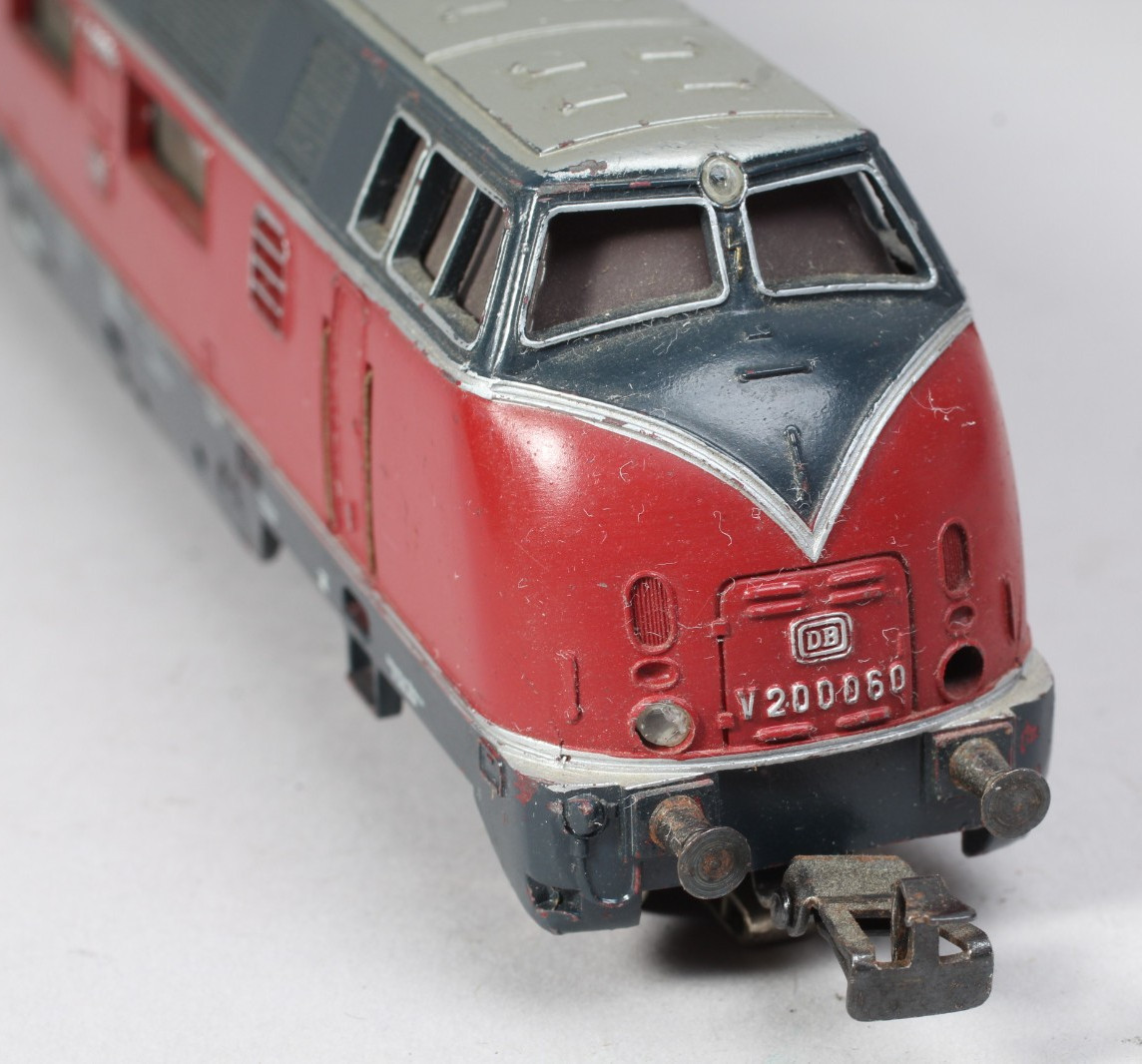 70S MARKLIN HO V200060 DEUTSCHE BAHN V200 ENGINE UNTESTED C-5 CONDITION DIE CAST
