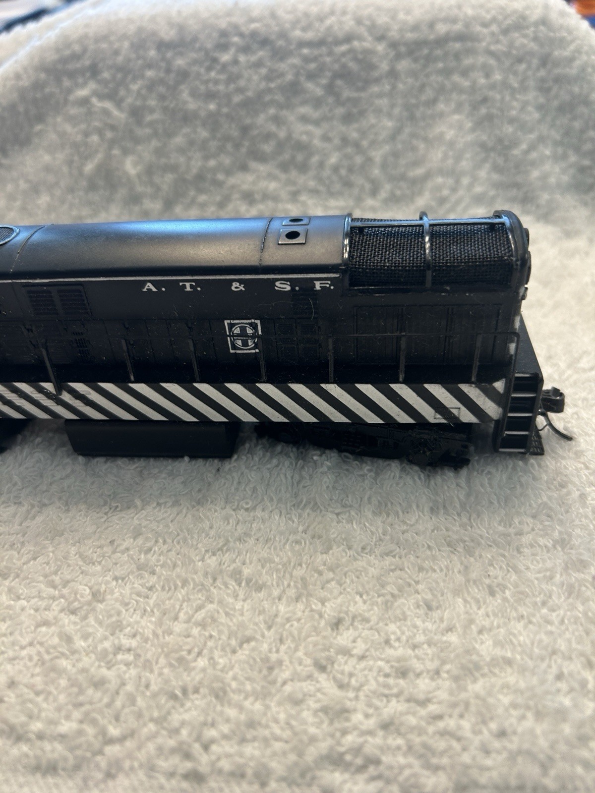 SPECTRUM HO FAIRBANKS MORSE SANTA FE H16-44 DIESEL LOCOMOTIVE #3014