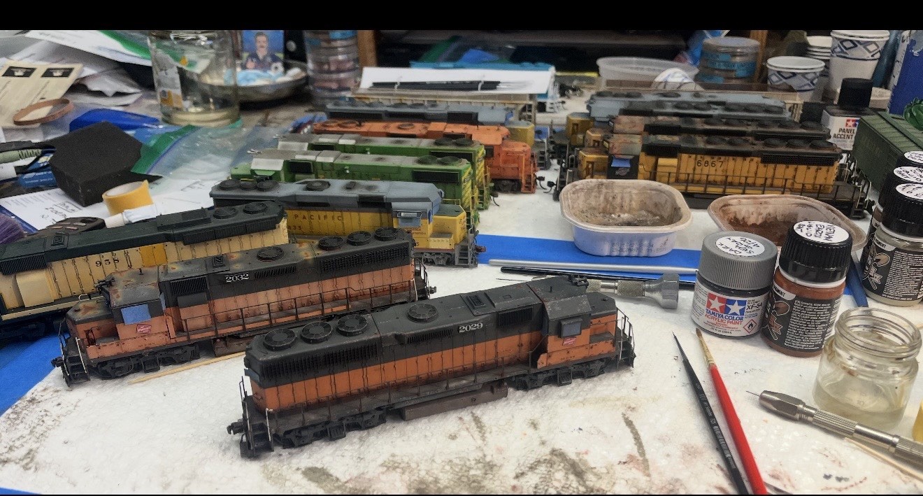 HO Scale Athearn Genesis E j & E GP38-2 DCC/SOUND/NIB/Weathered