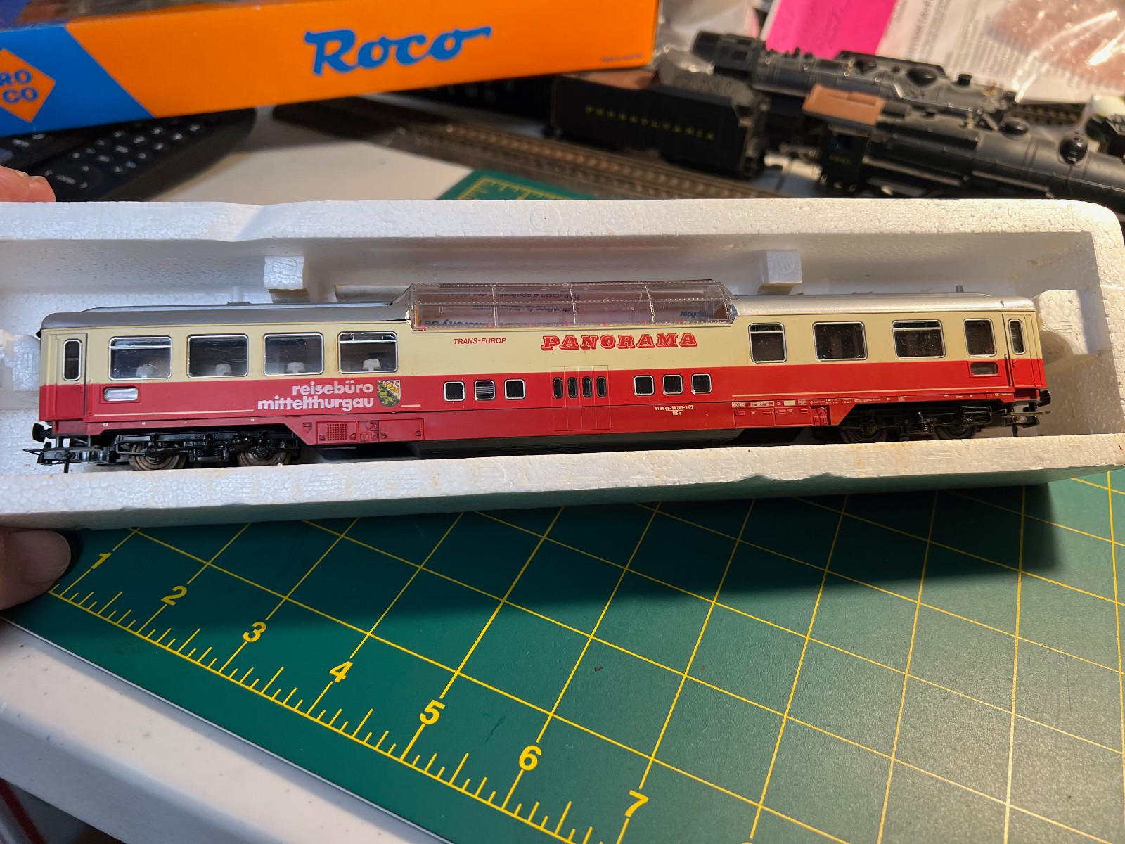 Roco 44408 / 4271F “Reisebüro Mittelthurgau” Panorama Passenger Coach HO Scale