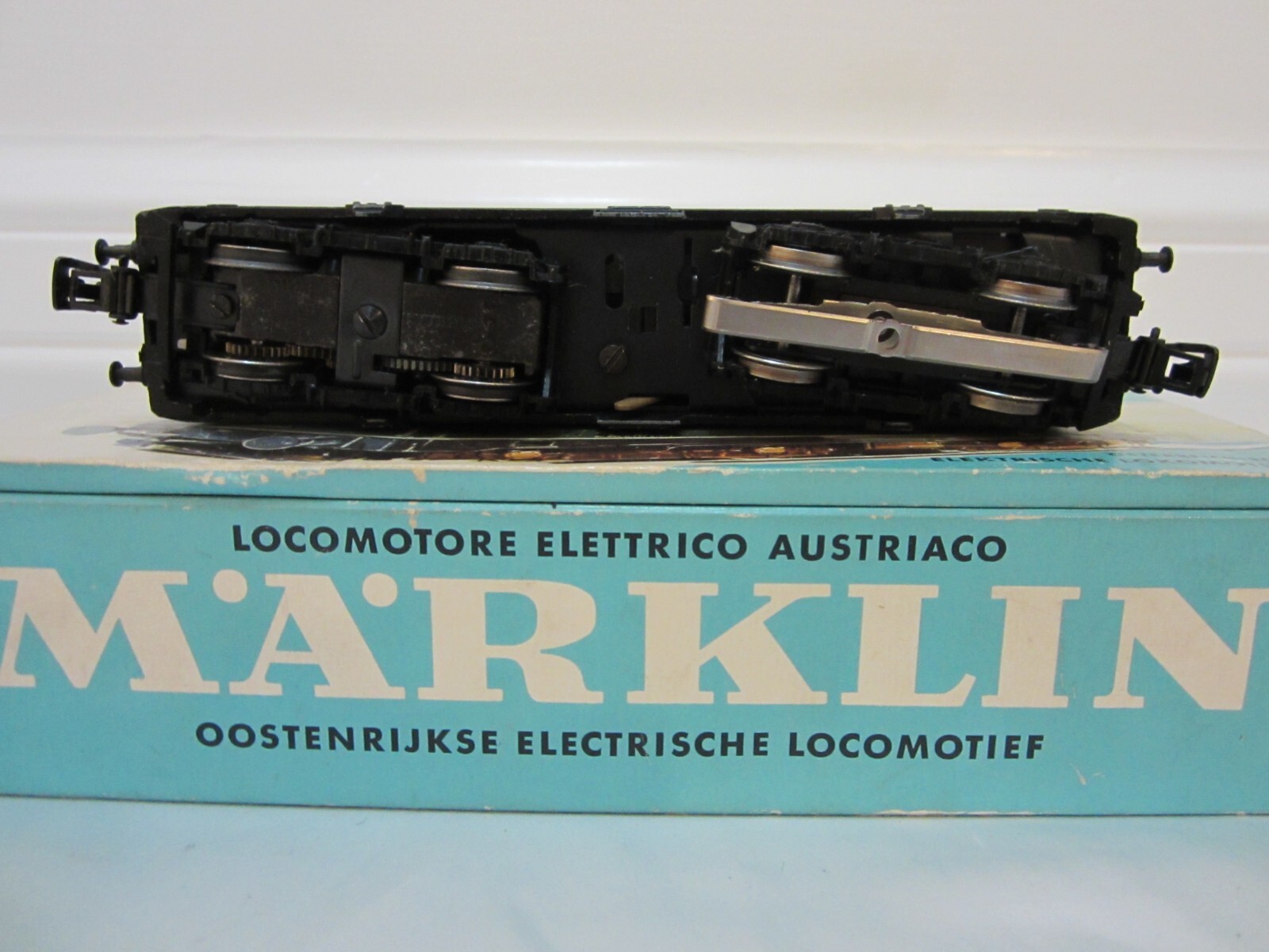 Märklin 3036 HO OBB Austrian Railways 3 Rail Electric Locomotive, Analogue