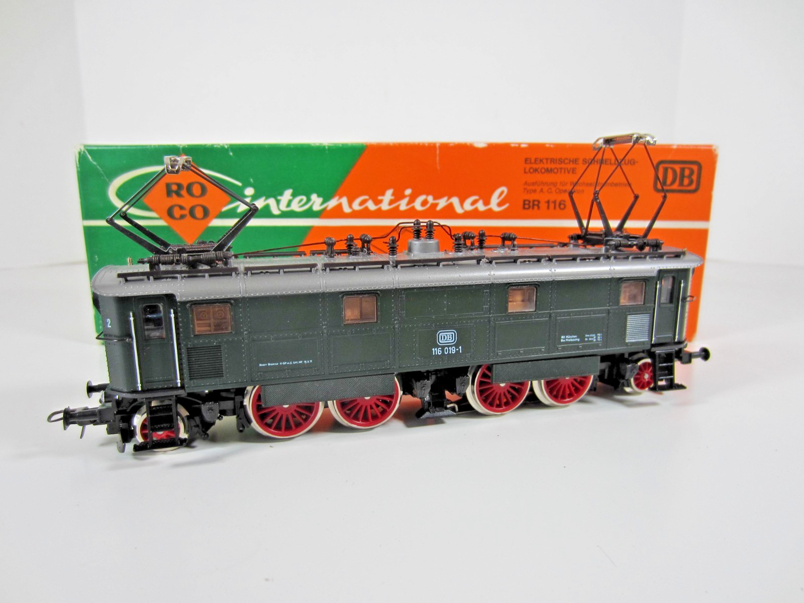 Roco 14143 DB Class 116 Electric Locomotive