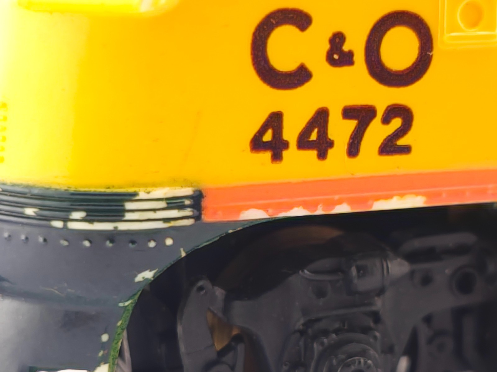 READ Life-Like HO Scale Chessie System Powered F7A Diesel Locomotive C & O 4472
