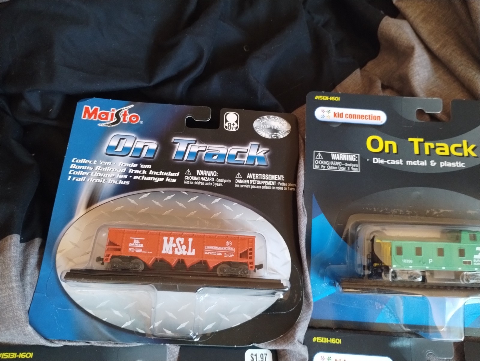 Maisto On Track Die-Cast Train with Track Burlington Northern Engine Lot Of 7